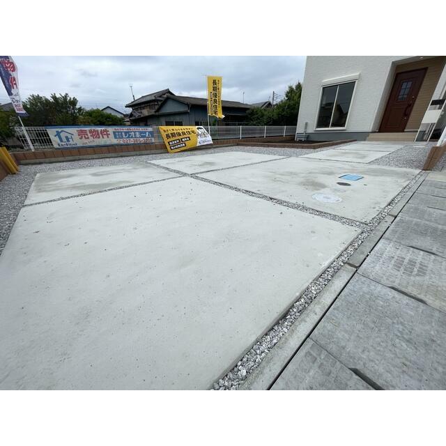 ゲスト用に空けておけたりと、車の有無にかかわらず何かと便利な駐車場付き（1号棟）