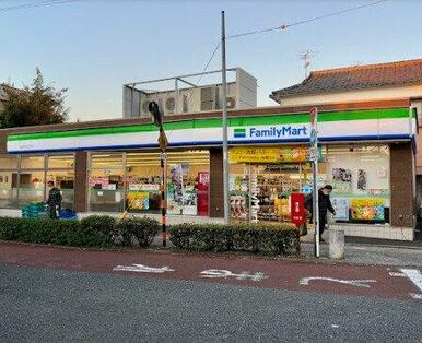 ファミリーマート 大田中央四丁目店