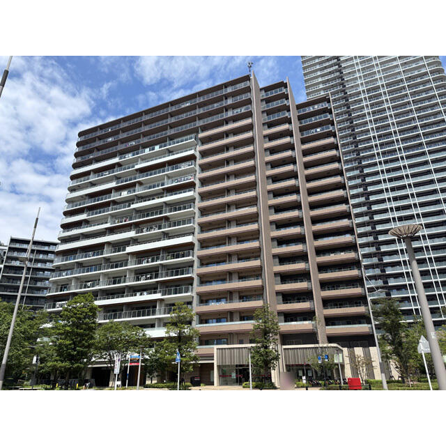 ＨＡＲＵＭＩ　ＦＬＡＧ　ＳＵＮ　ＶＩＬＬＡＧＥ　Ｅ棟