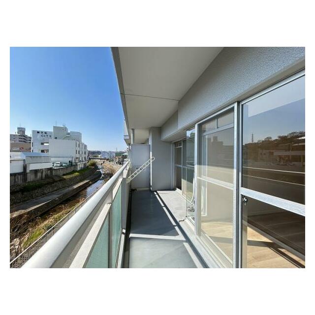 「バルコニー」南向き、川沿いのため眺望良好