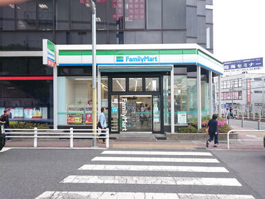 ファミリーマート田無駅前店