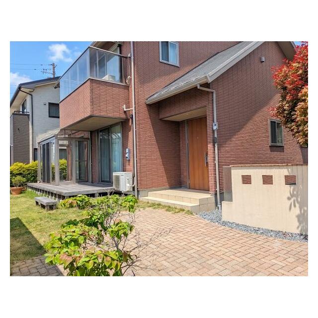 建物アプローチ（綺麗に整備されています）