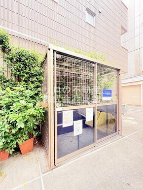 敷地内ゴミ置き場有☆朝の忙しいときに便利ですね☆