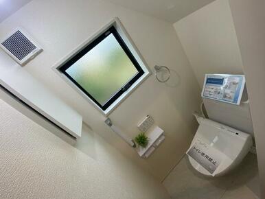 お気に入りのカバーやマット、スリッパを置いて快適空間に（1号棟）