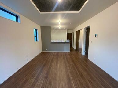 リラックスできる場所だからリビングは家具＆レイアウトにこだわりたい！（1号棟）