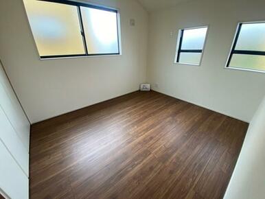 リビングとは別に静かな時間を楽しめる部屋（1号棟）