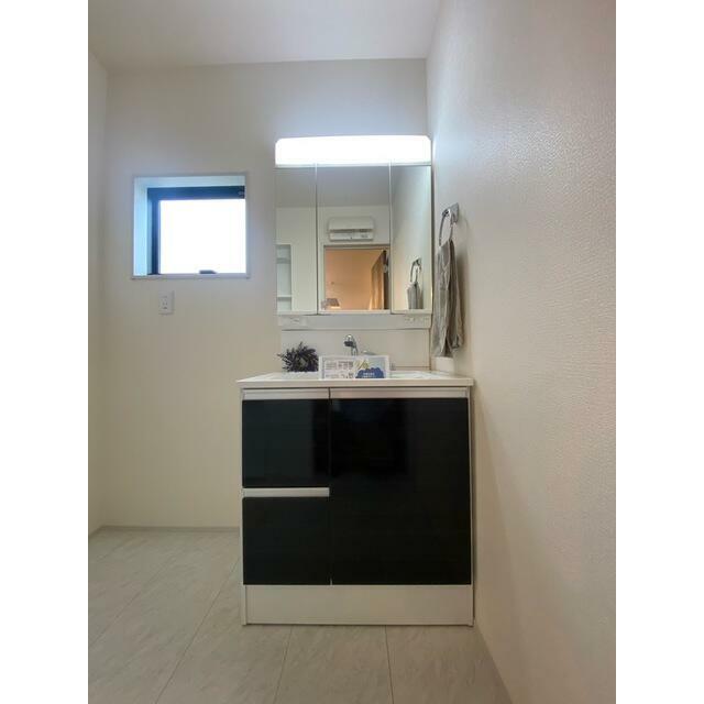 洗顔や歯磨きなど毎日使う洗面所だから要チェック！（1号棟）