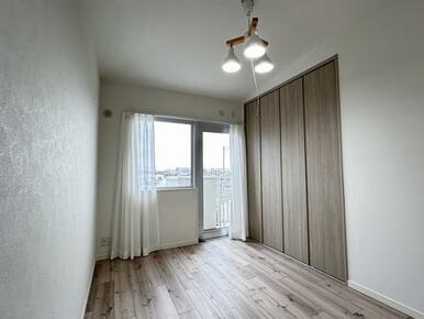 洋室4.6帖　カーテンレール設置