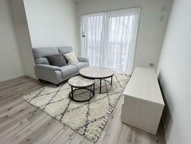 カーテンレール設置　ニトリ家具付きです