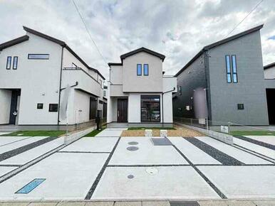 中央：2号棟　右：3号棟