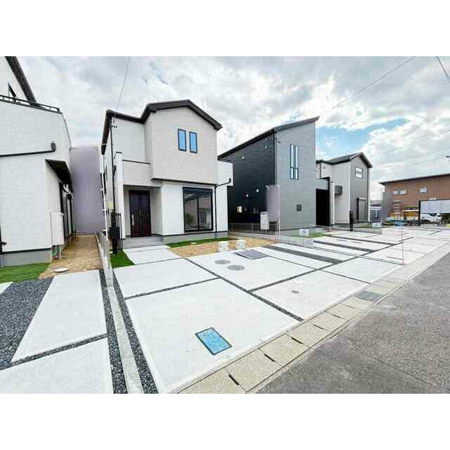 中央左：2号棟　中央右：3号棟　右奥：4号棟