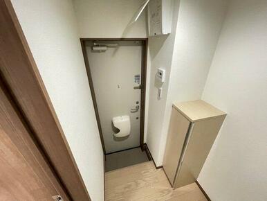 玄関明けてワンクッション（ドア）あり！