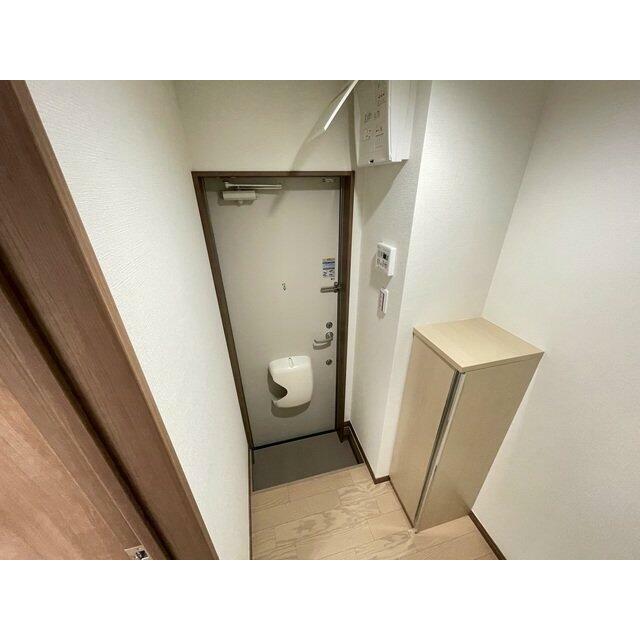 玄関明けてワンクッション（ドア）あり！