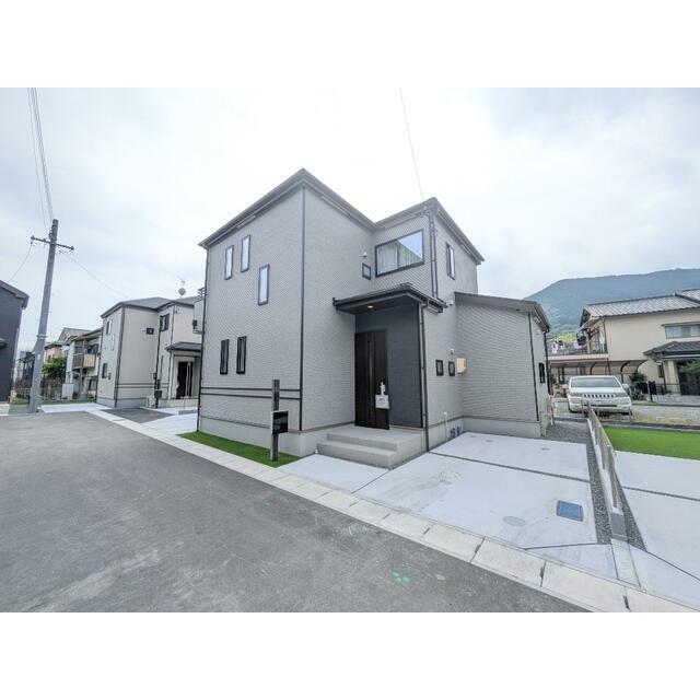C号棟外観写真になります。