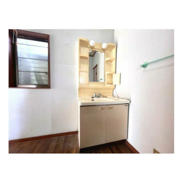 独立洗面台、朝の身支度には欠かせません