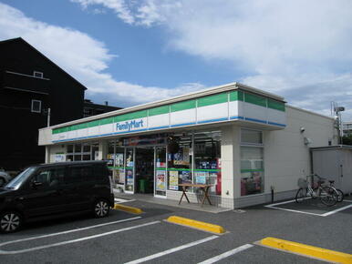 ファミリーマート　上尾上町二丁目店