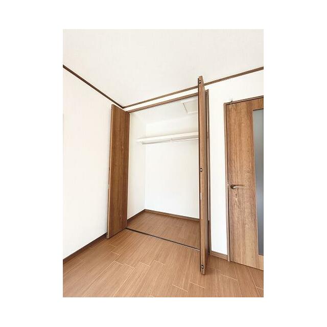 洋室7.5帖のクローゼットです