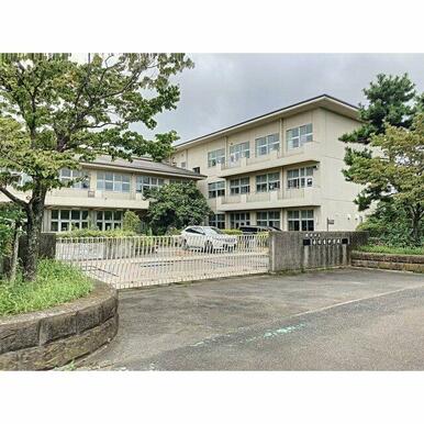 綾瀬市立　春日台中学校