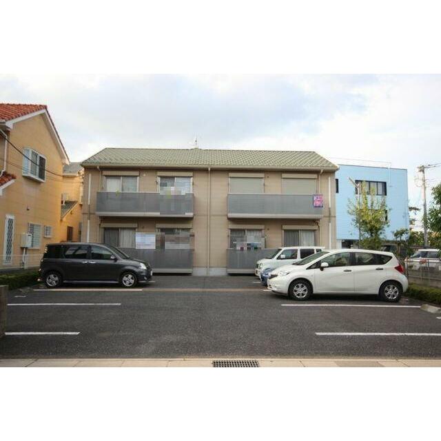 敷地内駐車場・屋根付き駐輪場・専用ゴミ置場有り