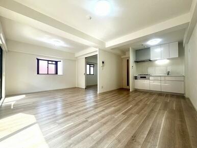 「LDK」別の角度からのお写真です。 (2)