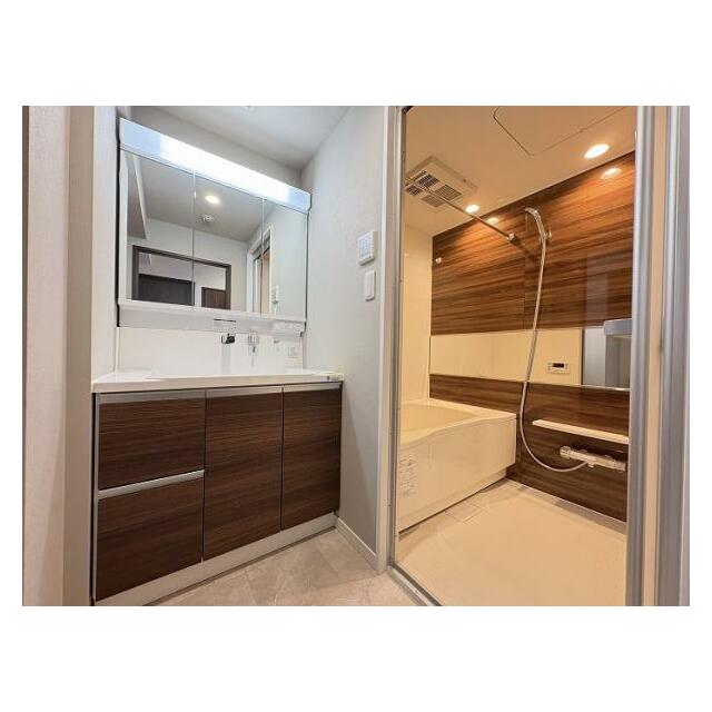 洗面台とお風呂　新品交換済み