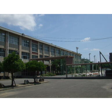 加納中学校