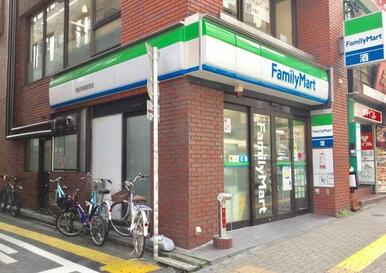 ファミリーマート高田馬場店