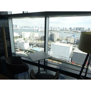 スカイラウンジ