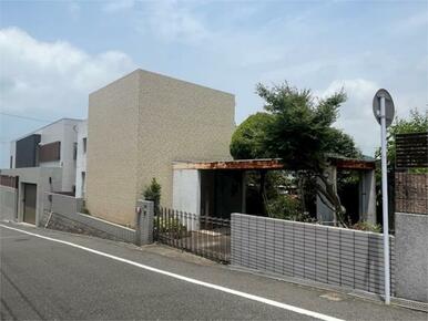 閑静な住宅街にある落ち着いた住環境です