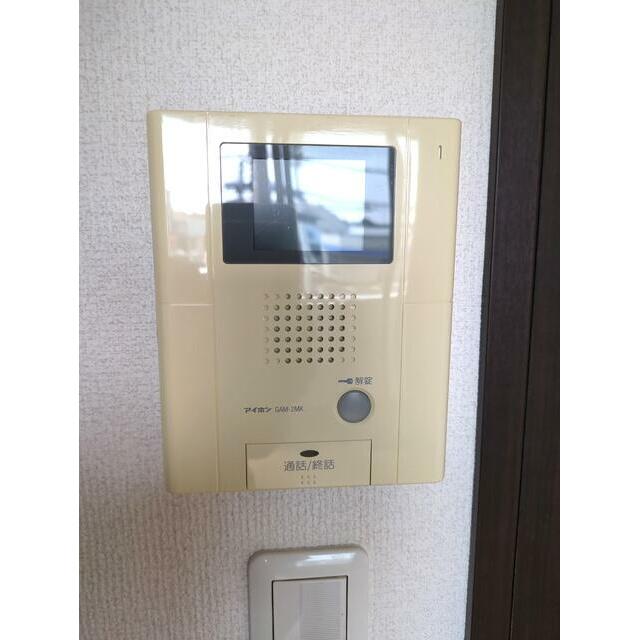 TVモニタ付ドアホン※クリーニング前の室内参考写真です。