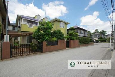 南東側約6M幅員の公道。車の出し入れもスムーズに行えますね＾＾