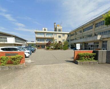 高岡市立牧野中学校