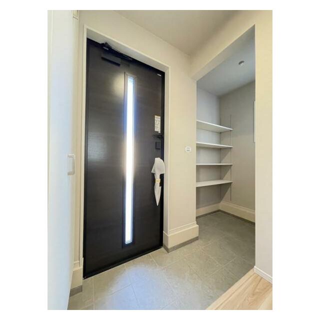 家族の靴がしまえるシューズボックス付き！SICにはベビーカーや子供の遊び道具なども収納できますよ＾＾