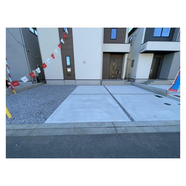 カースペース2台！並列駐車もできます＾＾