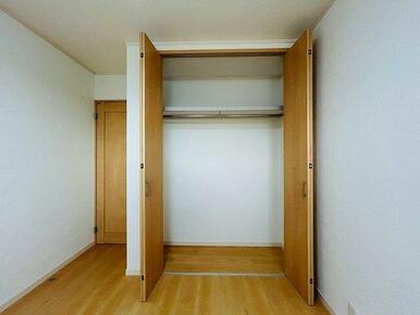 ２階中部屋クローゼットの様子