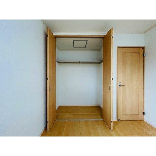 ２階西側洋室のクローゼット