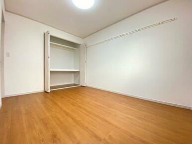 広々とした洋室