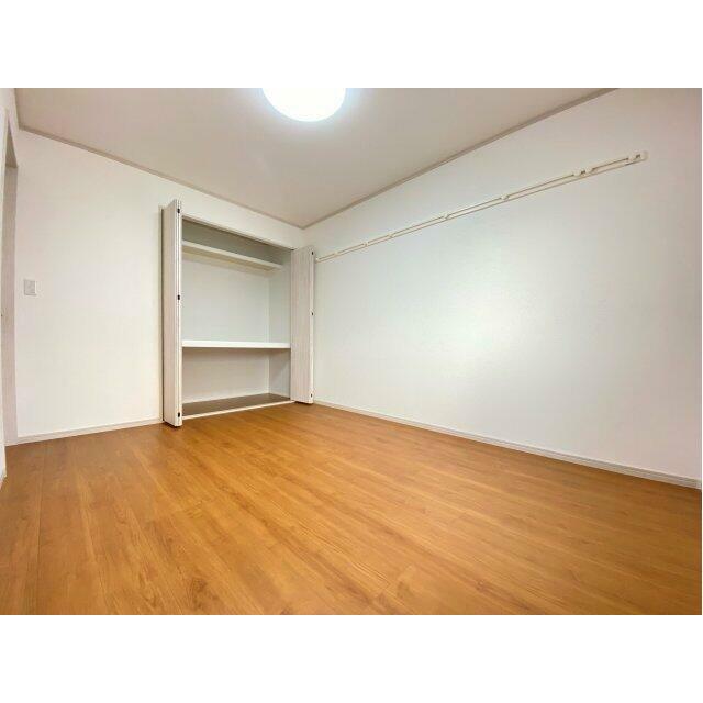 広々とした洋室