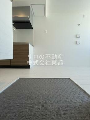 玄関には靴箱もあるのですっきりおさまりそうですね☆