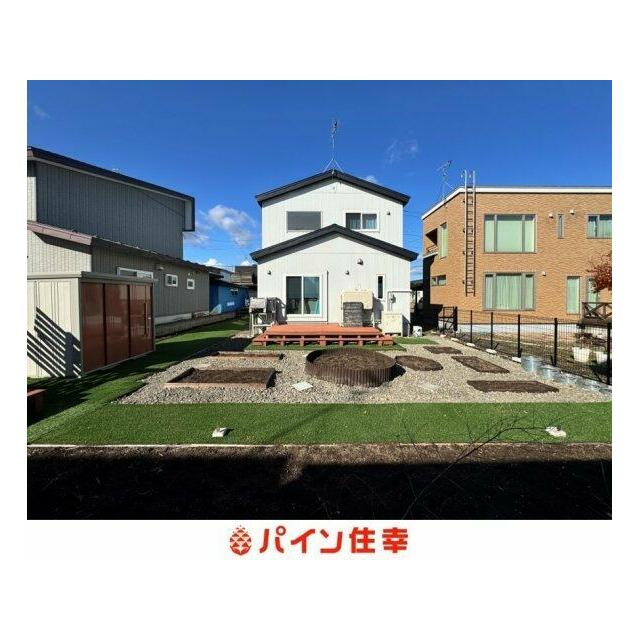 丁寧に整備された庭つき一戸建。