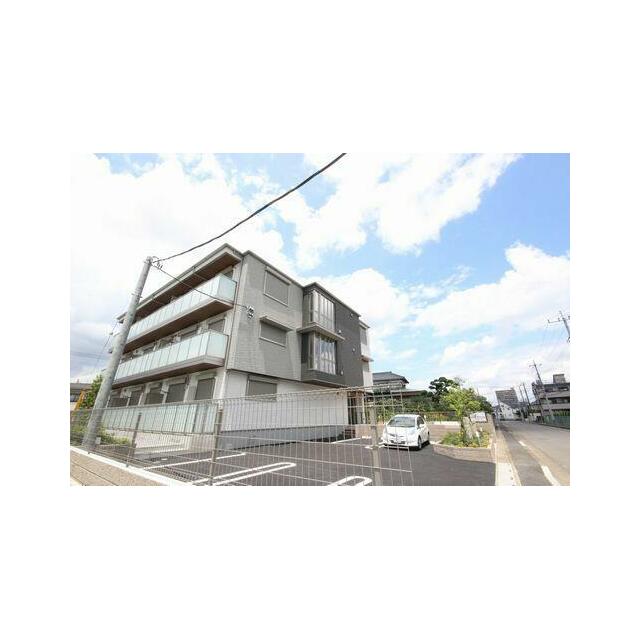 重量鉄骨造３階建て