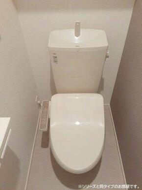 ゆったりとした空間のトイレです