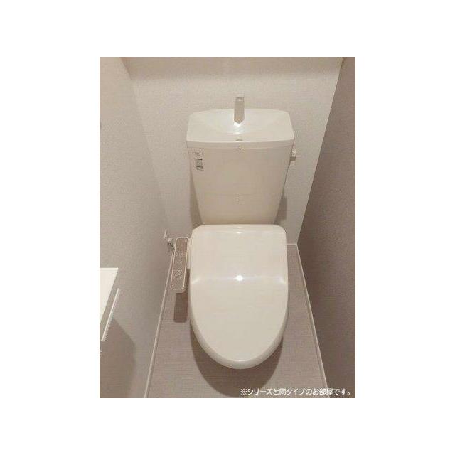 ゆったりとした空間のトイレです