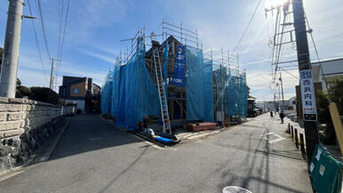 開放感のある現地！近隣には商業施設がございます。