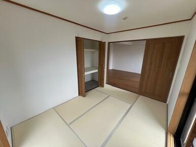 和室は畳の表替えとクロスの交換をおこないました