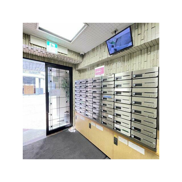 宅配ボックスも完備されています