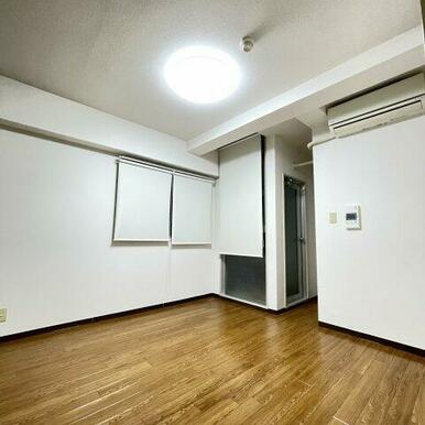 明るい洋室です