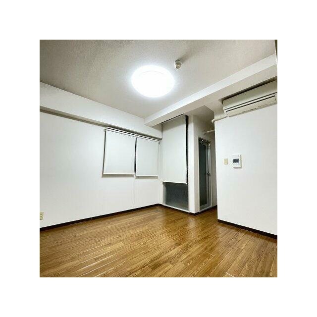 明るい洋室です