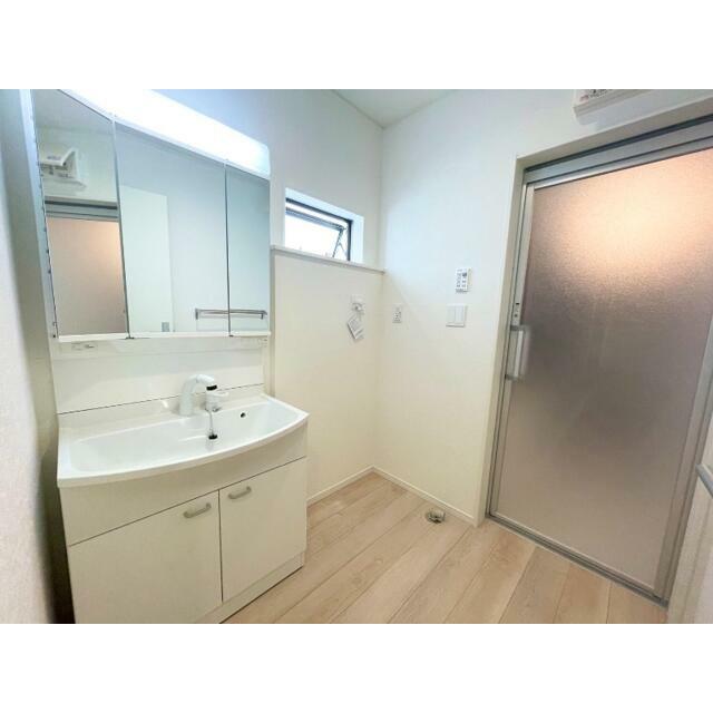 detached 字宇江城