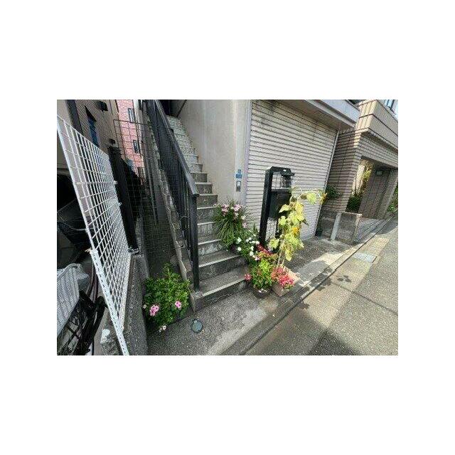 玄関下の階段です